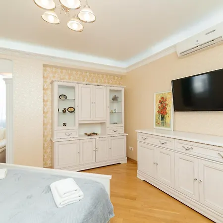 Centr Lev Tolstoi Luxrent * Chisinau
