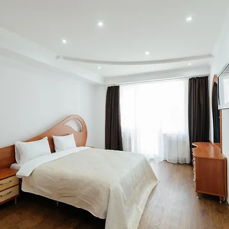 Centr Lev Tolstoi Luxrent Apartment *